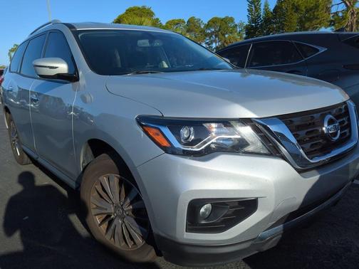 2019 Nissan Pathfinder SV