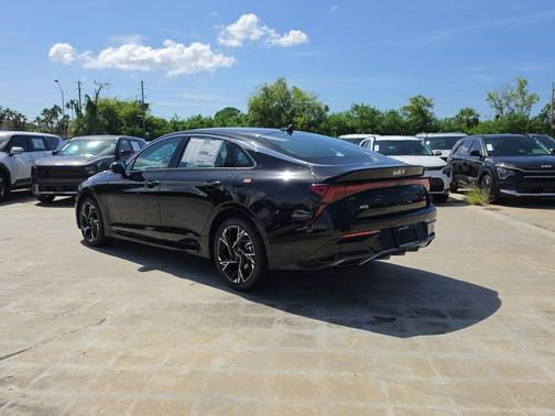 Aurora Black 2026 Kia K5 GT-Line
