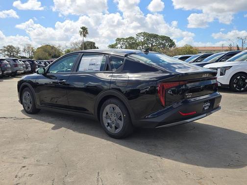 2026 Kia K4 LX