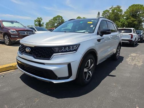 Sparkling Silver 2021 Kia Sorento S