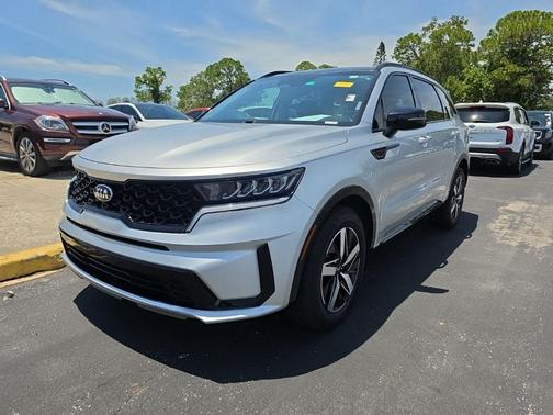 Sparkling Silver 2021 Kia Sorento S