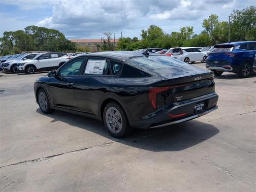 2025 Kia K4 LX