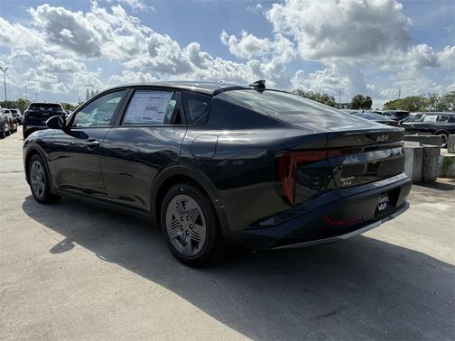 2025 Kia K4 LX
