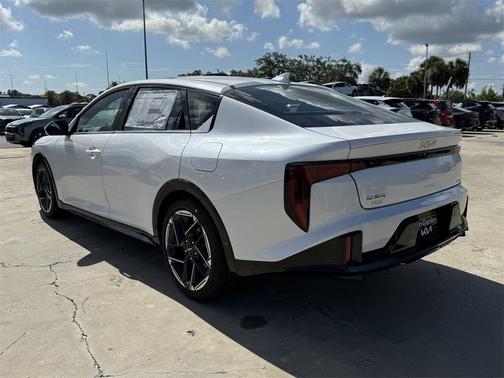 2025 Kia K4 GT-Line