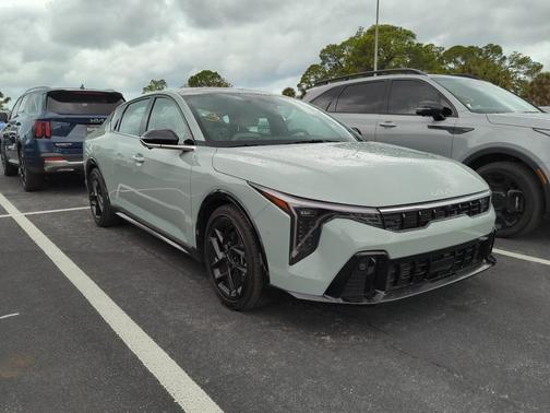 2025 Kia K4 GT-Line Turbo