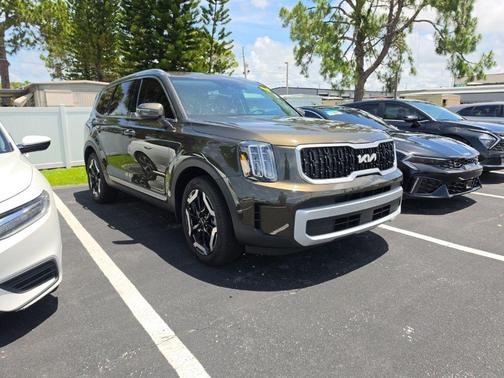 Dark Moss 2025 Kia Telluride EX
