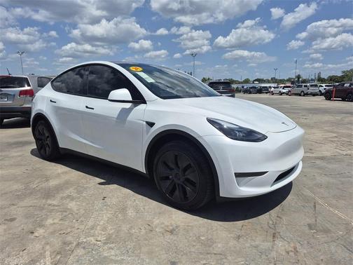 2024 Tesla Model Y Long Range