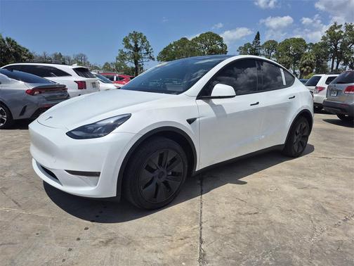 2024 Tesla Model Y Long Range