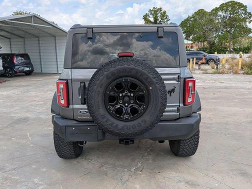 Gray Metallic 2022 Ford Bronco Wildtrak