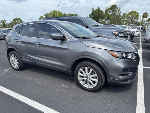 2022 Nissan Rogue Sport S