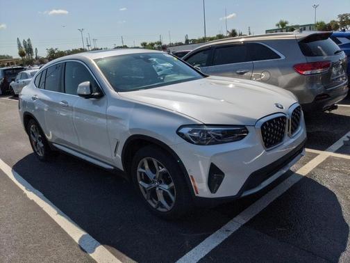 2024 BMW X4 xDrive30i