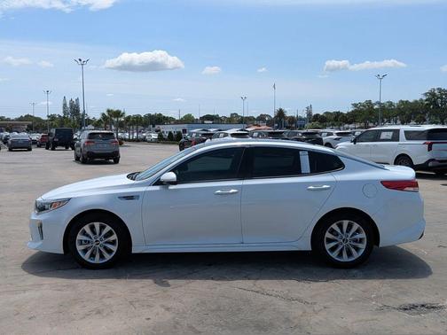 Snow White Pearl 2018 Kia Optima EX