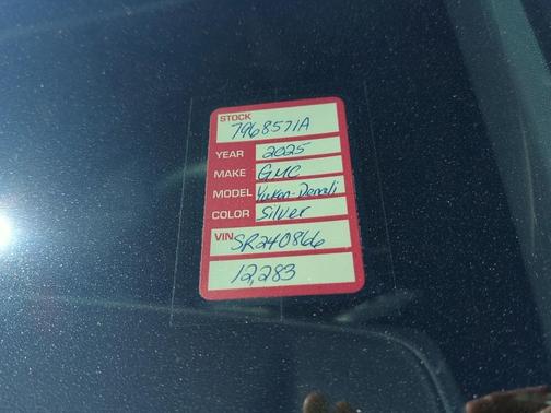 2025 GMC Yukon XL Denali