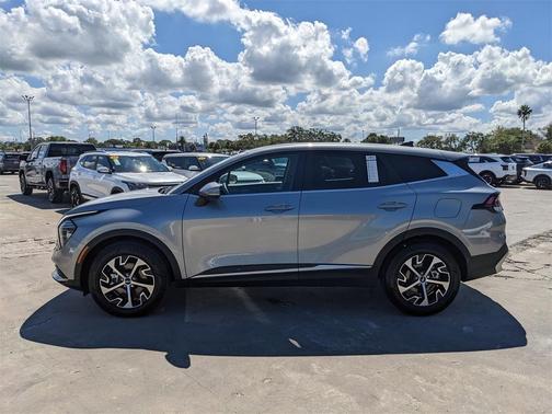 2025 Kia Sportage EX