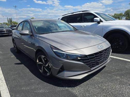 Metal 2023 Hyundai ELANTRA SEL