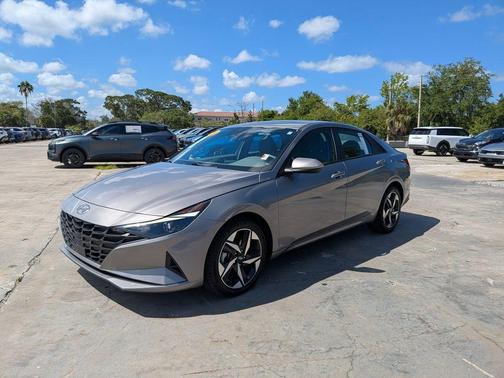 Metal 2023 Hyundai ELANTRA SEL