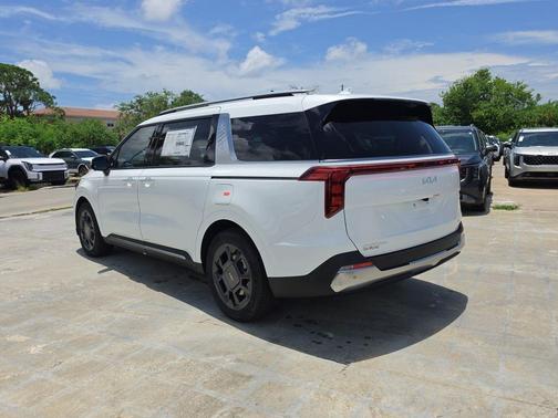 Snow White Pearl 2026 Kia Carnival Hybrid SX