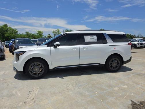 Snow White Pearl 2026 Kia Carnival Hybrid SX