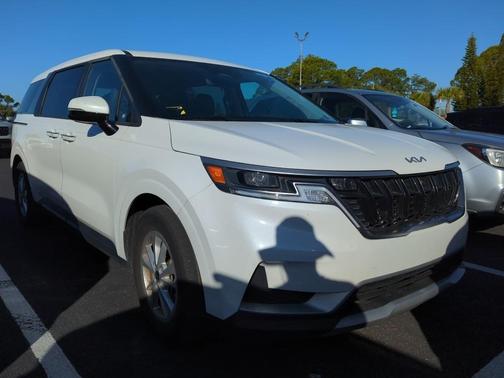 2024 Kia Carnival LX