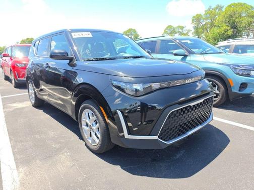 Black 2025 Kia Soul LX