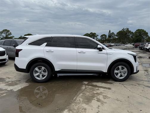 2025 Kia Sorento LX