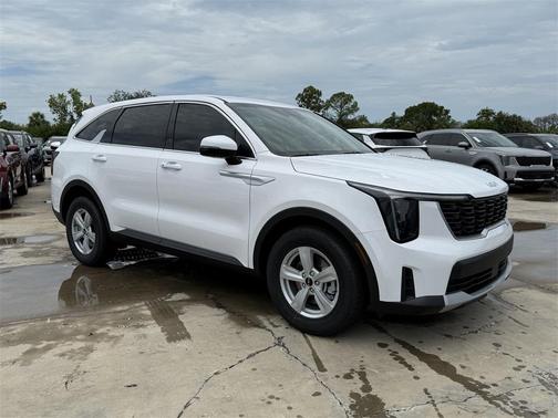 2025 Kia Sorento LX