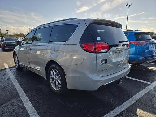 2019 Chrysler Pacifica Touring-L Plus