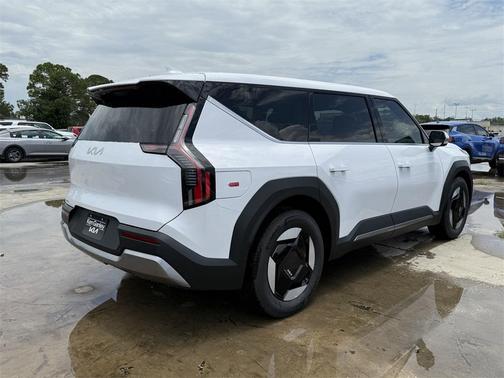 2026 Kia EV9 Light Long Range