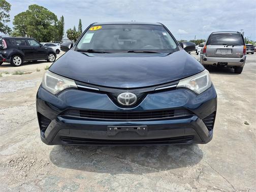 2017 Toyota RAV4 LE