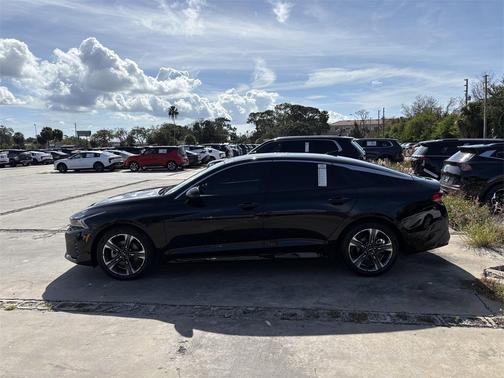 2022 Kia K5 EX
