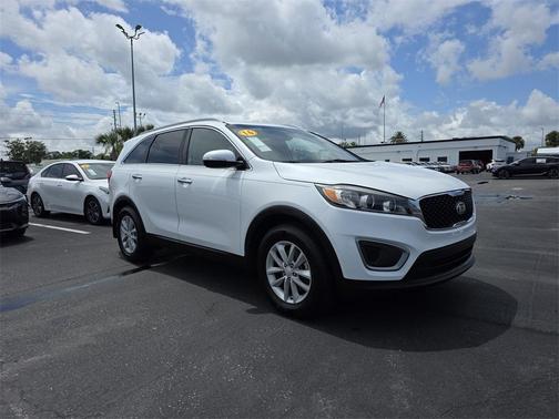 2016 Kia Sorento LX