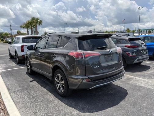 2017 Toyota RAV4 XLE