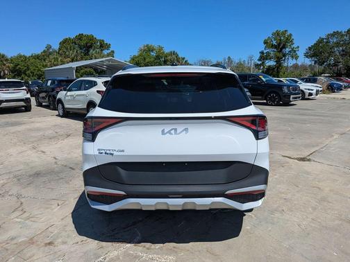 Glacial White Pearl 2025 Kia Sportage EX
