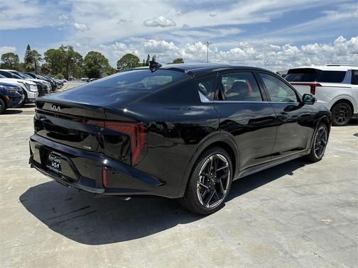 2025 Kia K4 GT-Line