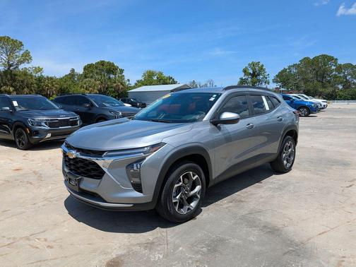 Sterling Gray Metallic 2025 Chevrolet Trax LT