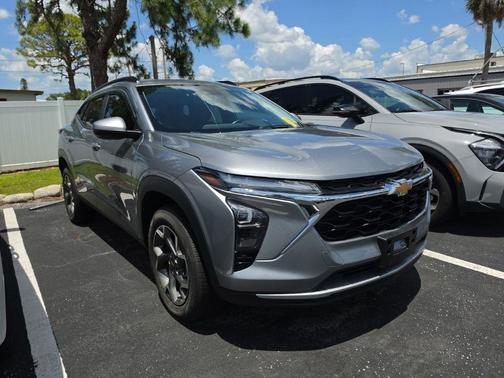 Sterling Gray Metallic 2025 Chevrolet Trax LT