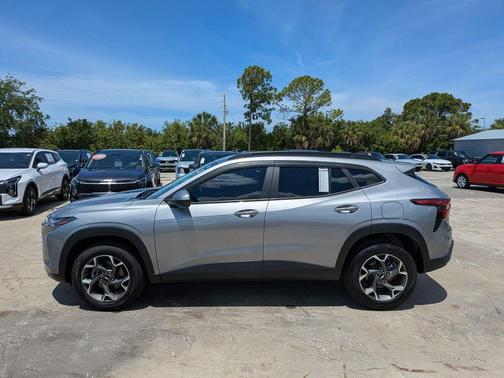 Sterling Gray Metallic 2025 Chevrolet Trax LT