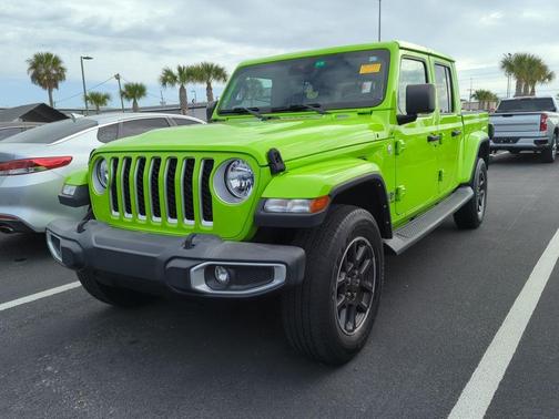 Limited Edition Gecko Clearcoat 2021 Jeep Gladiator Overland