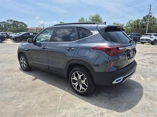 2022 Kia Seltos EX