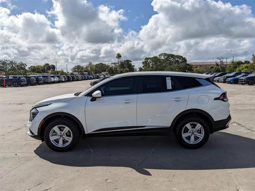 2024 Kia Sportage LX