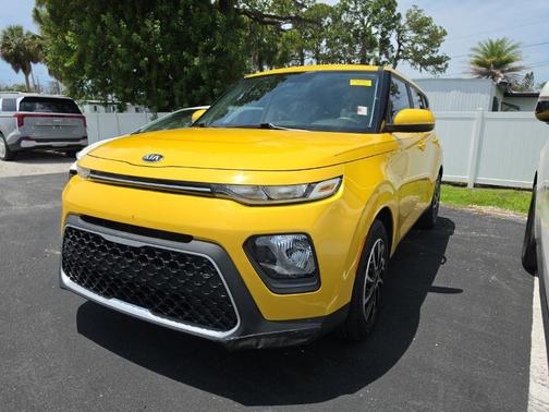 Solar Yellow 2020 Kia Soul LX