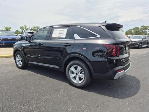 2025 Kia Sorento LX