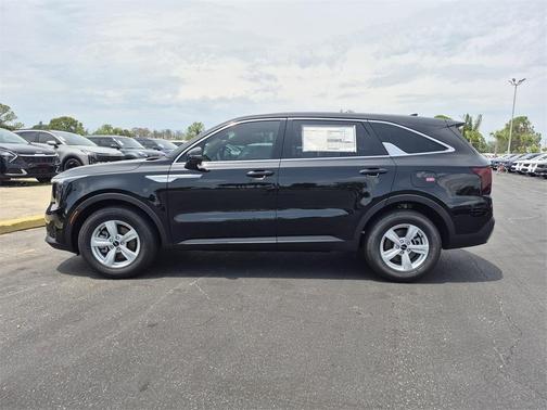 2025 Kia Sorento LX