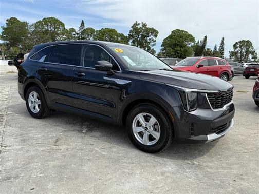 2025 Kia Sorento LX