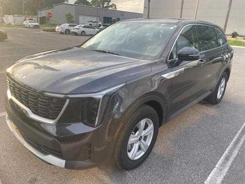 2025 Kia Sorento LX