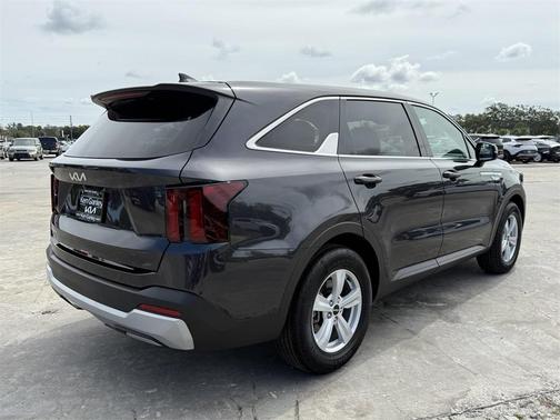 2025 Kia Sorento LX