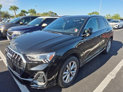 2023 Audi Q3 45 S line Premium