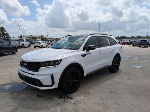 Glacial White Pearl 2023 Kia Sorento SX