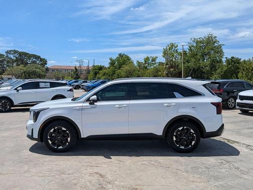 Glacial White Pearl 2025 Kia Sorento S