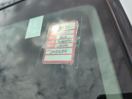 Glacial White Pearl 2025 Kia Sorento S